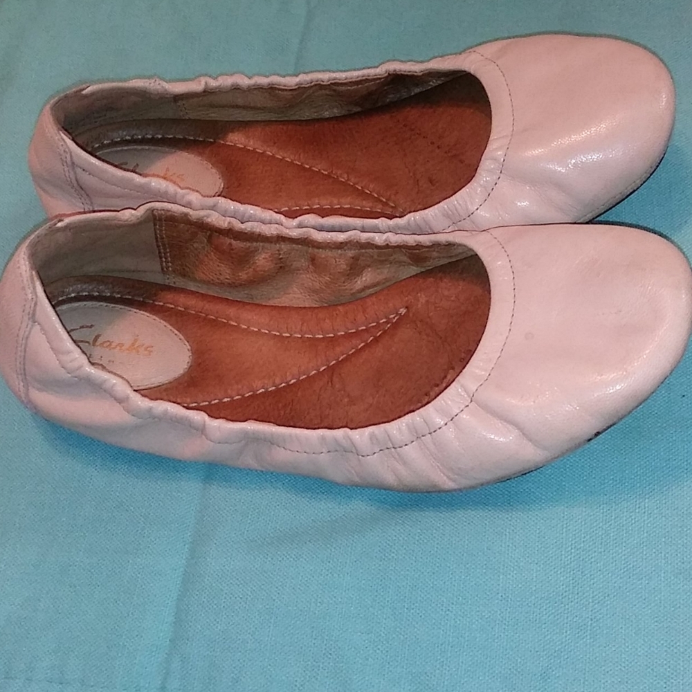 Clark's Artisan Ballet Flats